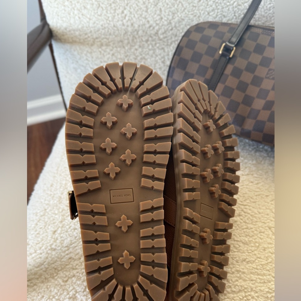 Michael Kors Brown 100% Leather  Clogs Slip-On Shoes with Gold Buckle size 7,5 - Picture 7 of 13